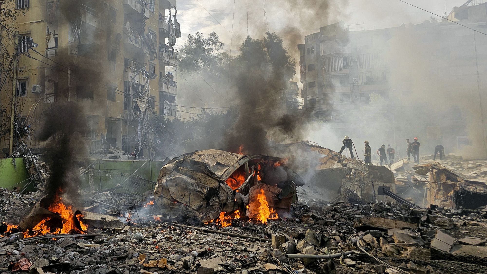 রবিবার ভোরে বেইরুটের একটি হোটেলে ক্ষেপণাস্ত্র হামলা চালিয়েছে ইজরায়েল।